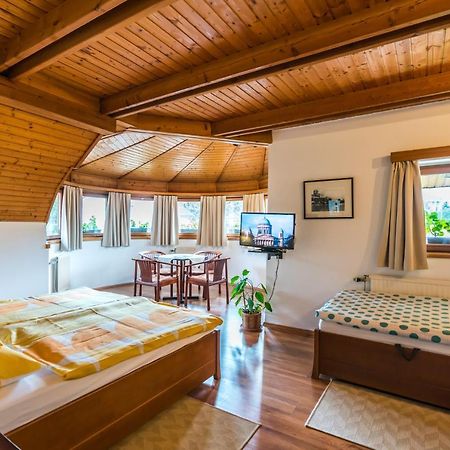 Szent Kristof Panzio Bed and Breakfast Esztergom Buitenkant foto